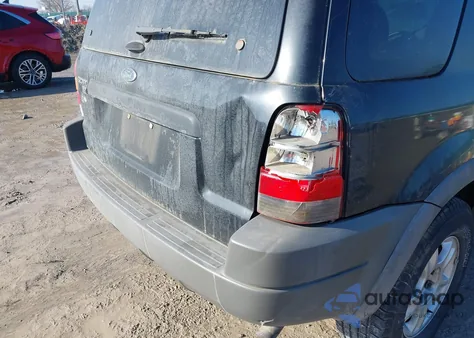 2002 Ford Escape Xlt z USA, uszkodzony, nr VIN 1FMYU03162KE00658